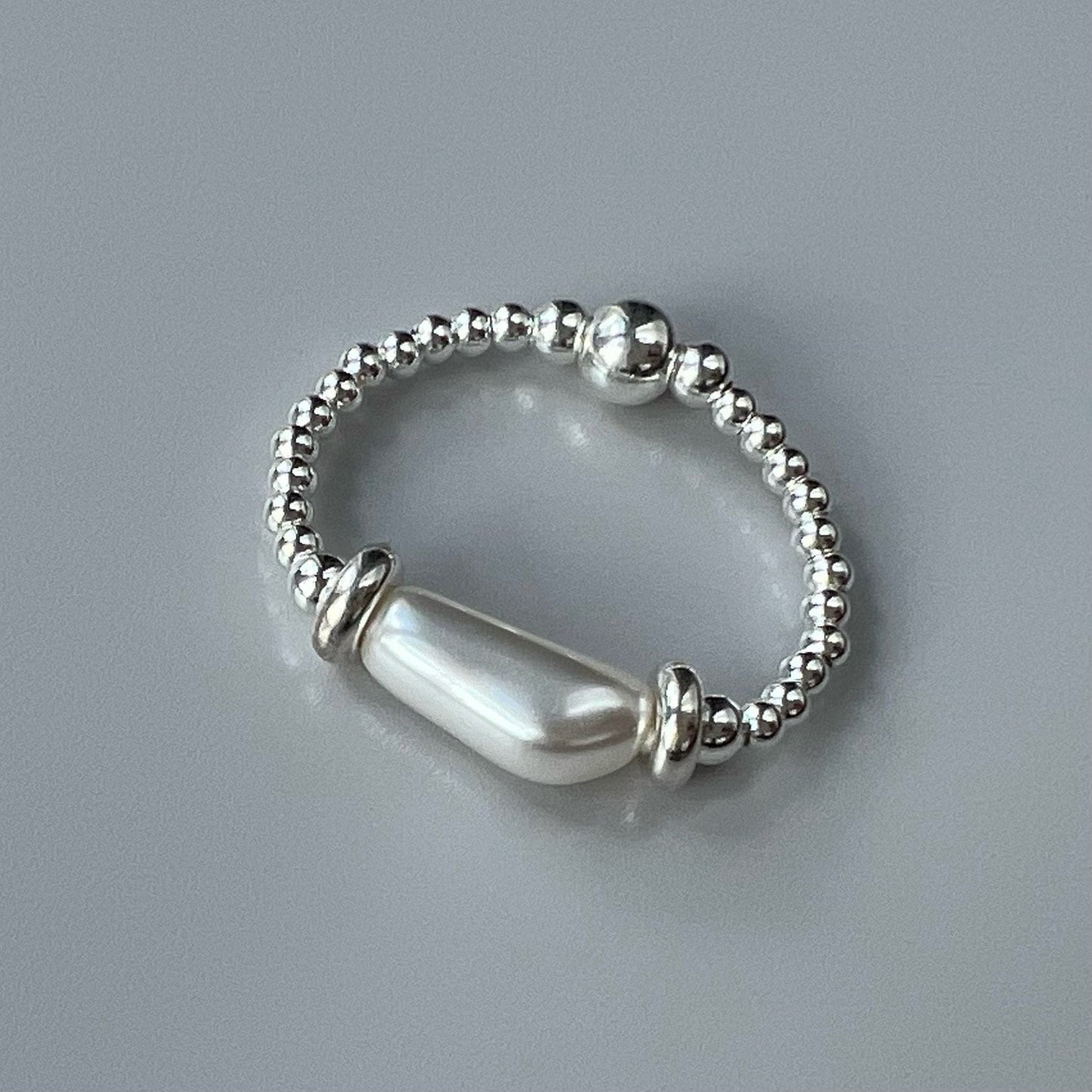 white pearl ring, sterling silver, handmade ring, beaded ring, stretchy ring, minimalist jewellery, gifts for women, REYA SRM19