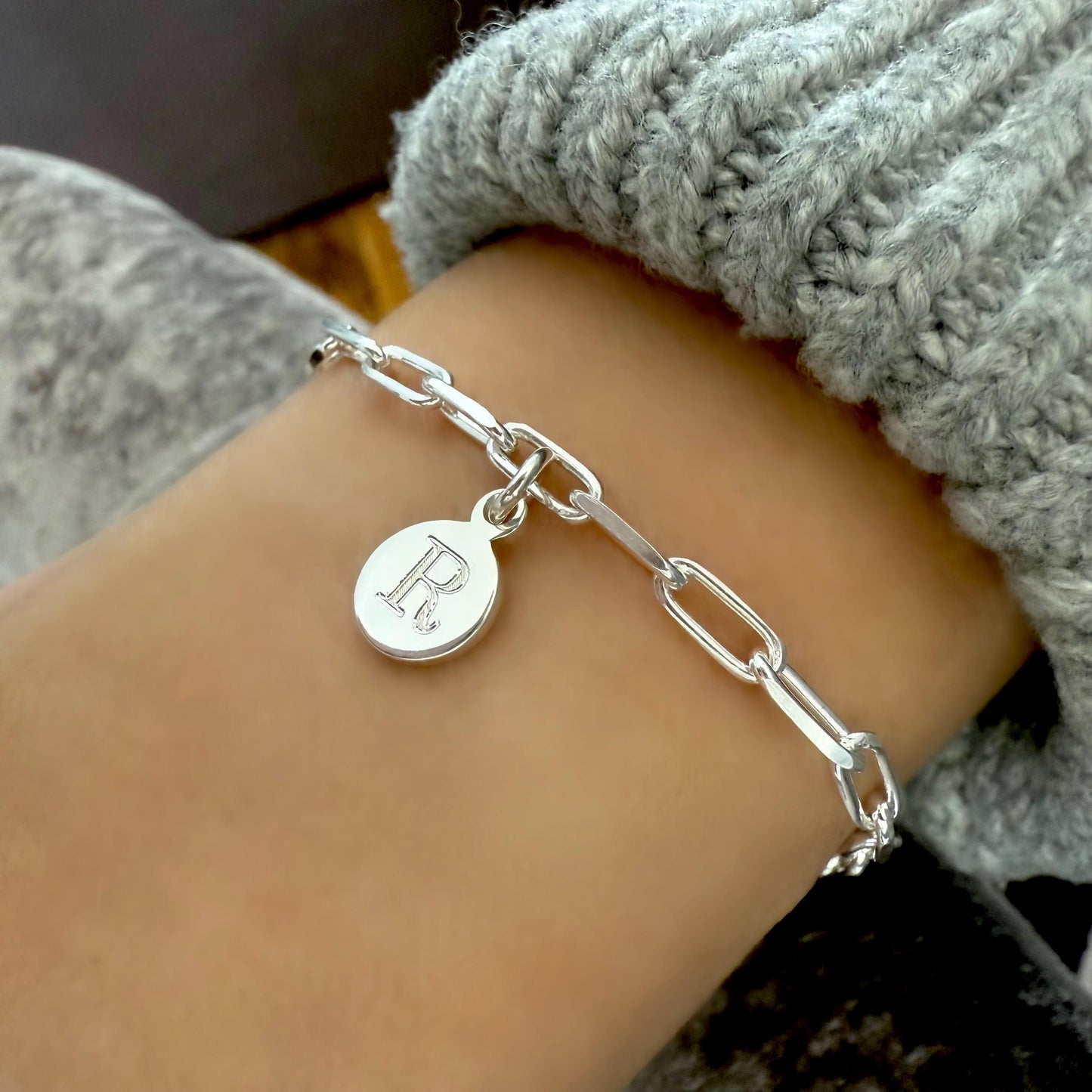 initial disc personalised bracelet, sterling silver, perfect birthday gift, paperclip layering chain, gift for sister, minimalist, SBE11