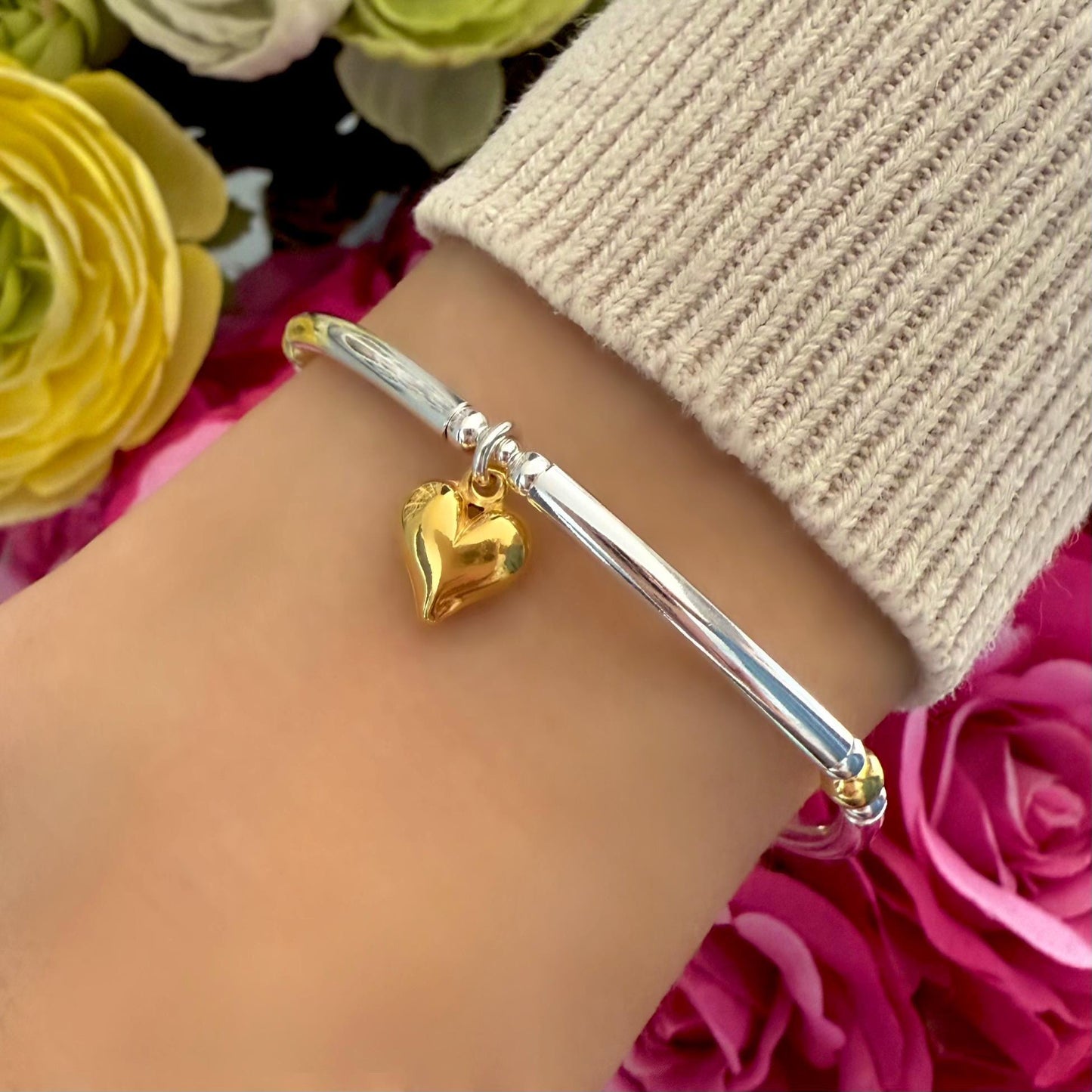 heart charm beaded bracelet, sterling silver, stretchy, bangle, handmade, minimal, bracelet for women, birthday gift, gift for her, SBB01