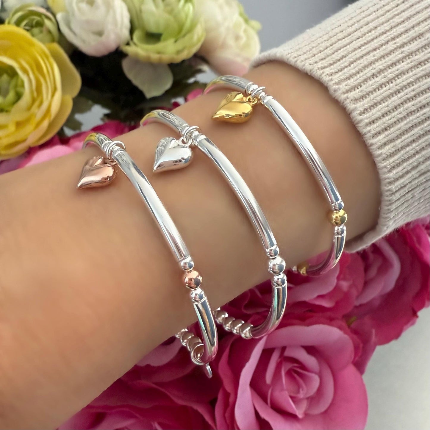 heart charm beaded bracelet, sterling silver, stretchy, bangle, handmade, minimal, bracelet for women, birthday gift, gift for her, SBB01