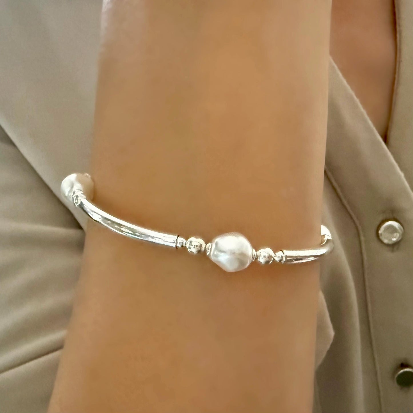 white pearl bangle, sterling silver, stretchy bracelet, bead bracelet, pearl bracelet, handmade, minimalist, gift for women, SOPHIA SBB06