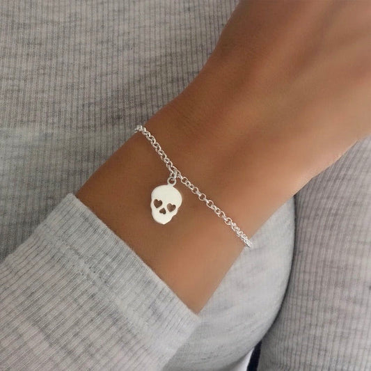 skull charm bracelet, goth jewellery, minimalist jewellery, birthday gifts, Halloween jewellery, HANNA SKULL-SB54