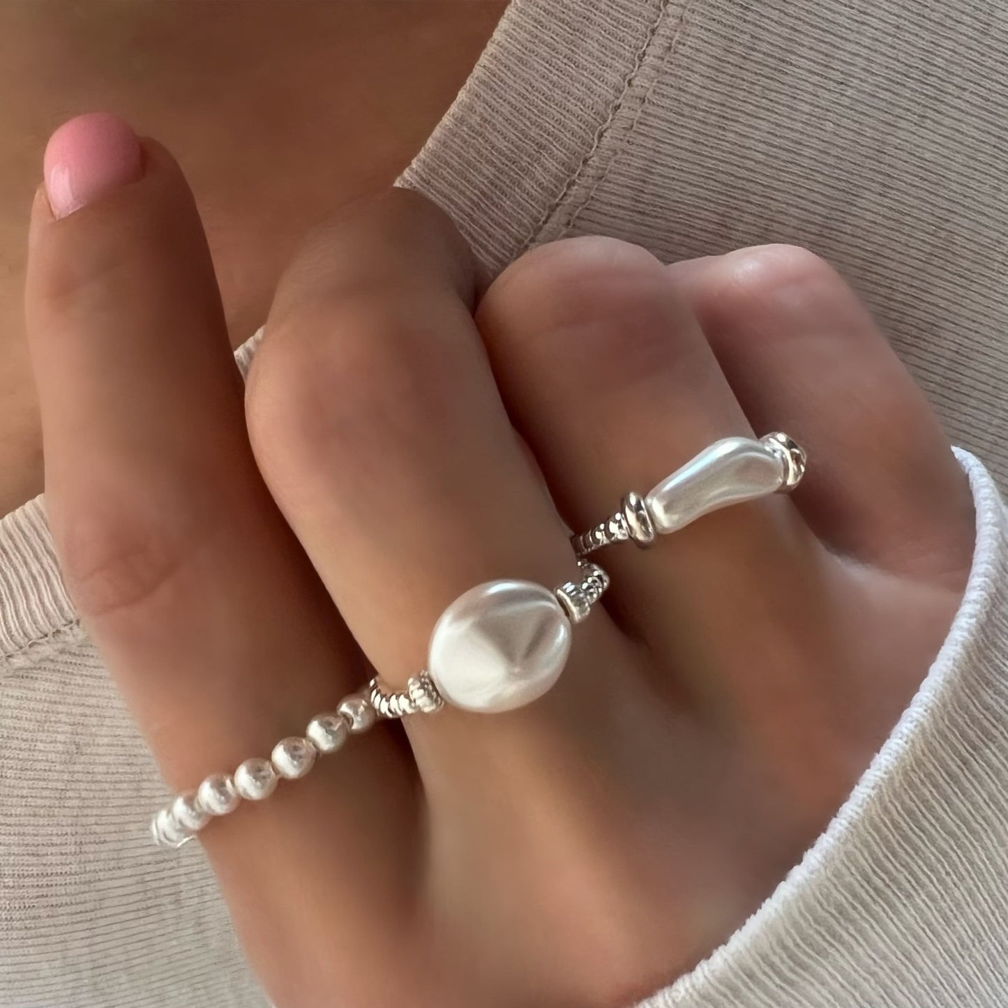 white pearl ring, sterling silver, handmade ring, beaded ring, stretchy ring, minimalist jewellery, gifts for women, REYA SRM19