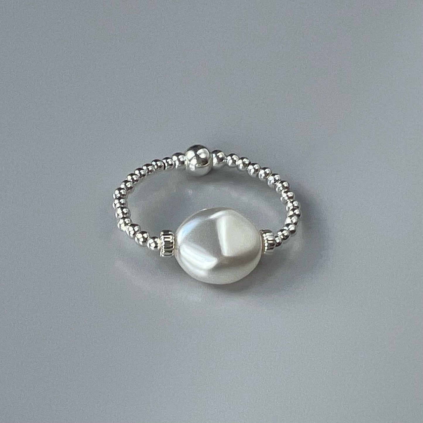 white pearl ring, sterling silver, handmade ring, beaded ring, stretchy ring, minimalist jewellery, gifts for women, SRM20