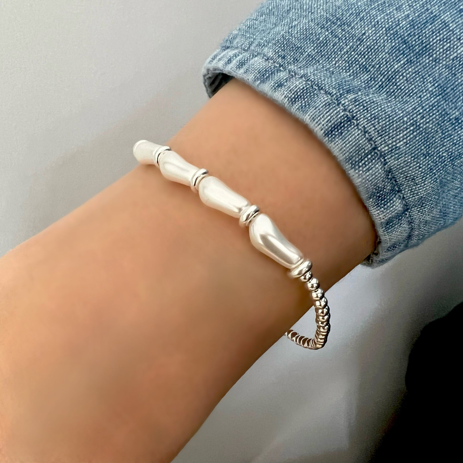 white baroque pearl bracelet, sterling silver, bead bracelet, handmade jewellery, stacking bracelet, gift for her, gift for mum REYA SBM21