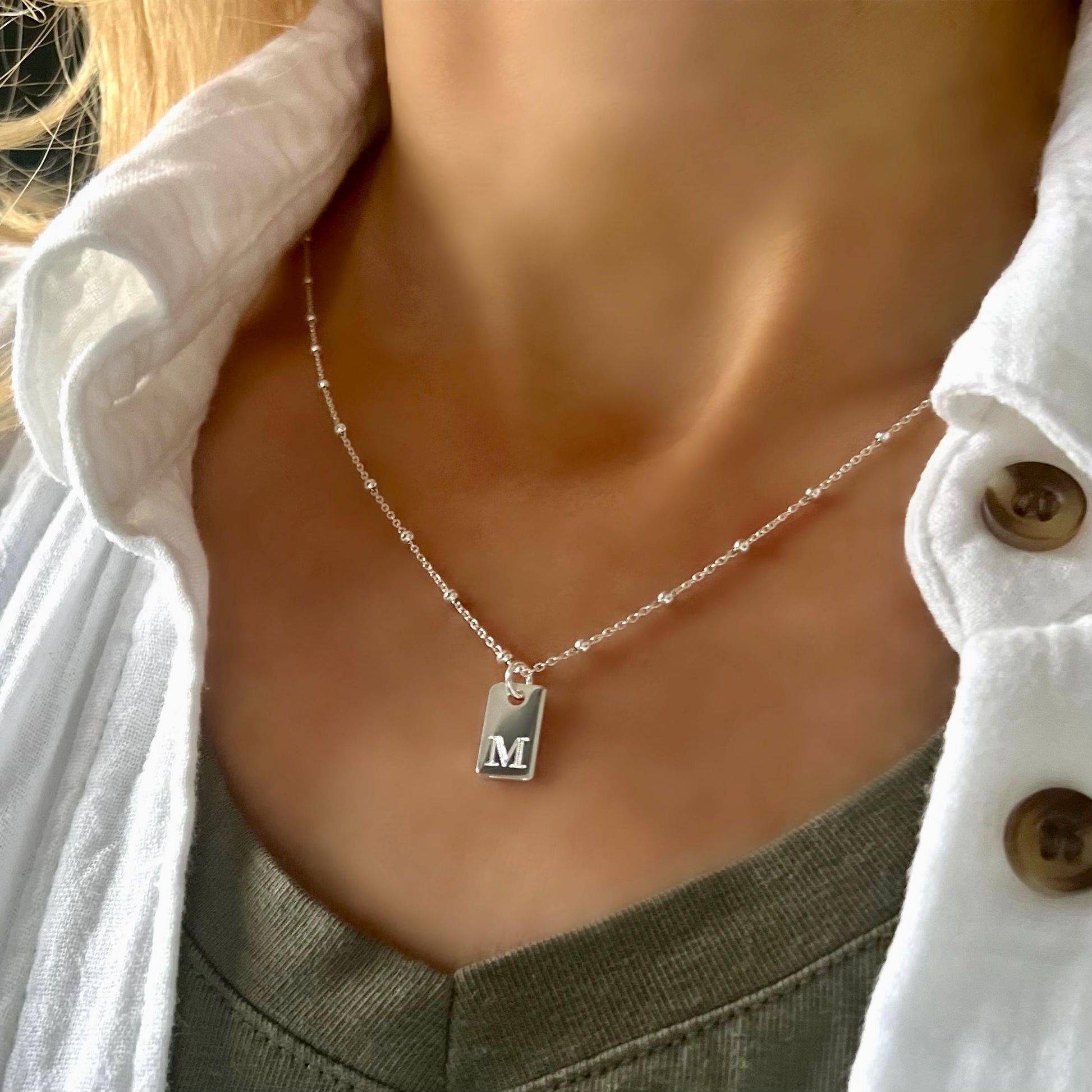 initial necklace for her, engraved tag initial, monogram pendant necklace for birthday gift, custom letter necklace, gift for mum, SNE04