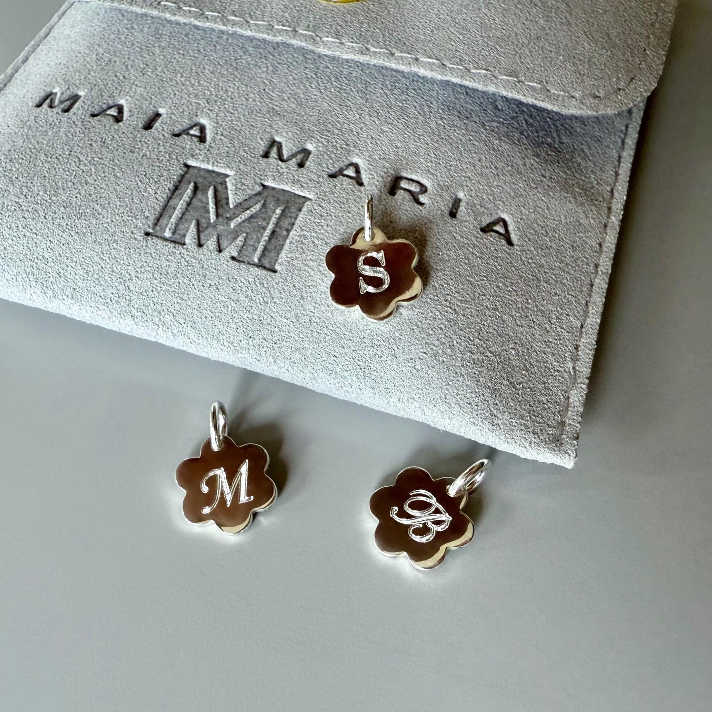 ADD ON Daisy engraved initial charm