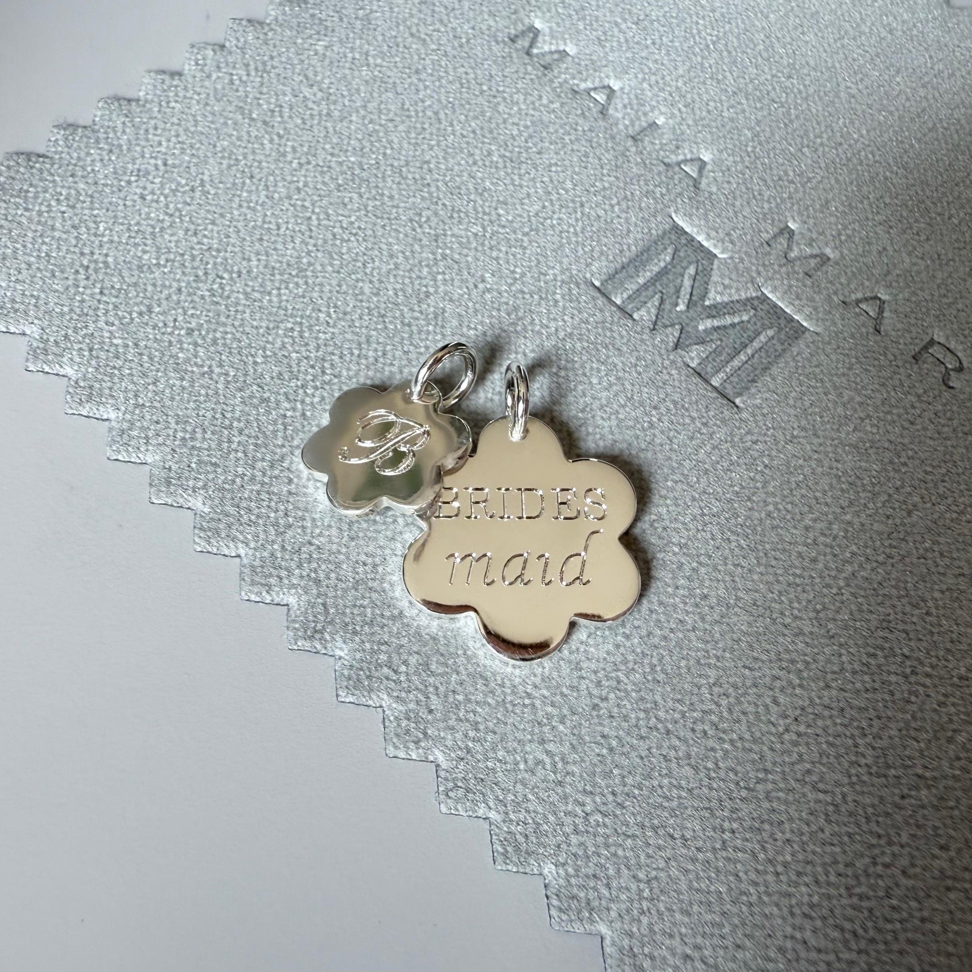 engraved name flower charm for necklace, word pendant, unique gifts, minimalist, bridesmaids gift, personalised birthday gift, SNE09