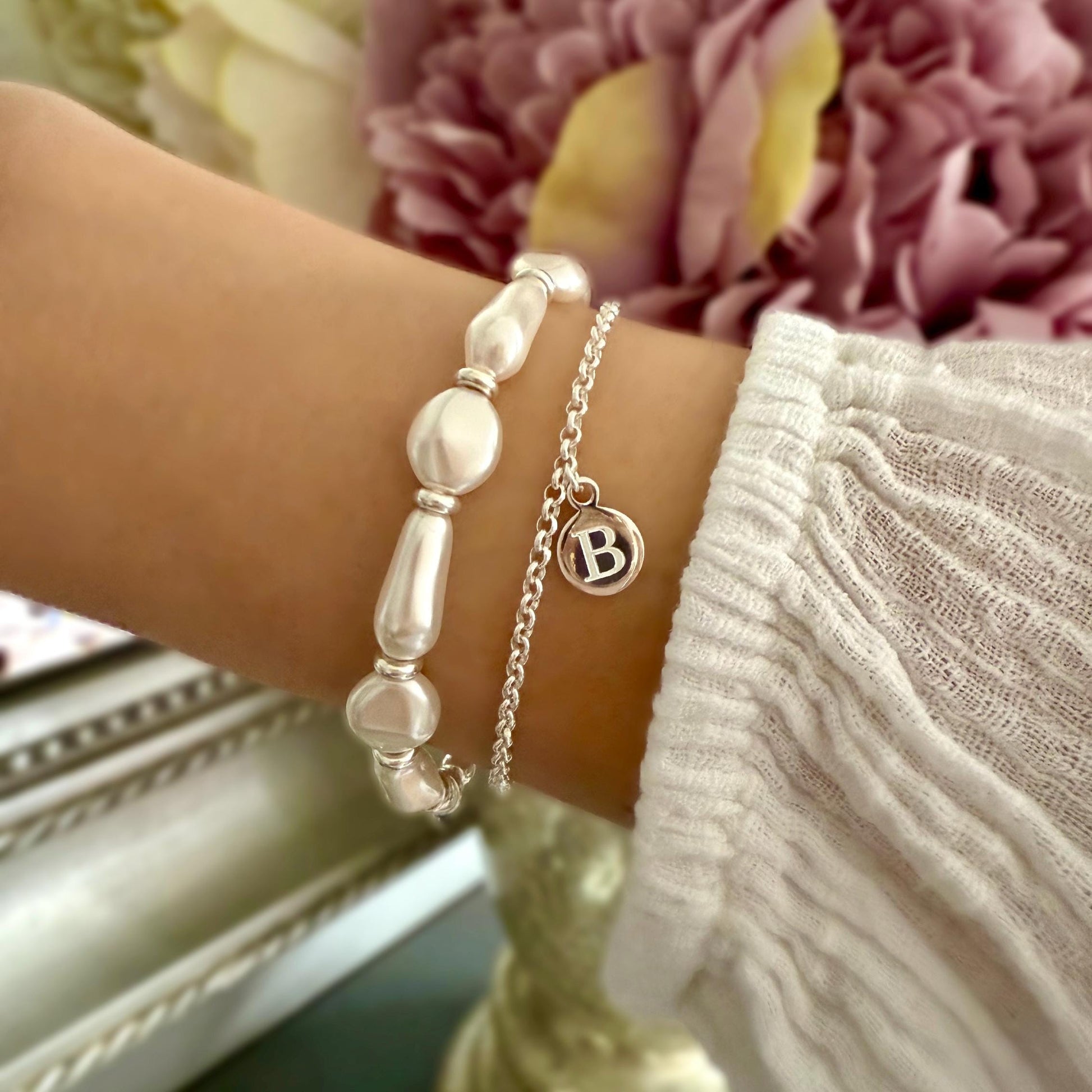 initial disc charm bracelet, engraved letter disc, sterling silver, everyday jewellery, personalised, bridesmaids gifts, gift for her, SBE10