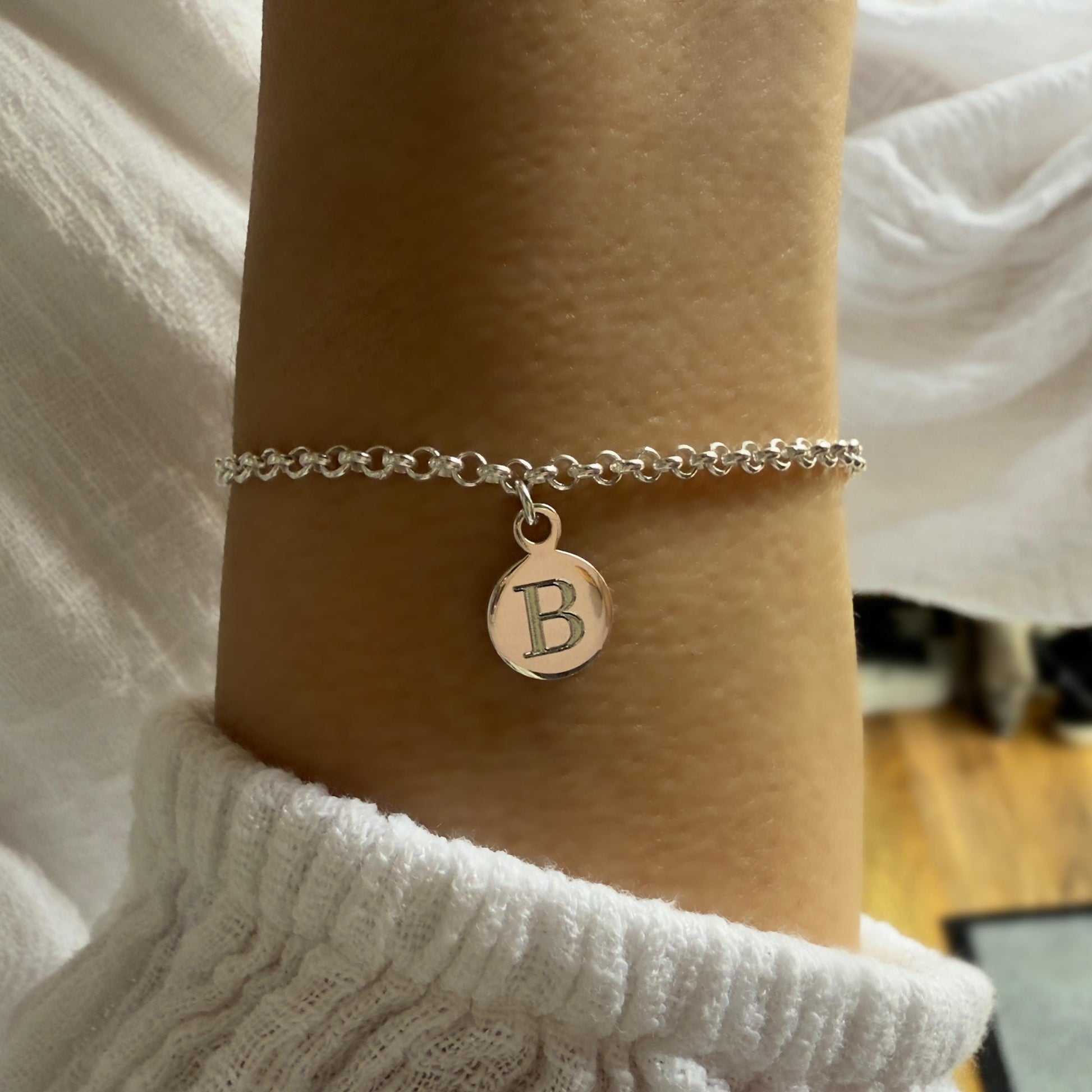initial disc charm bracelet, engraved letter disc, sterling silver, everyday jewellery, personalised, bridesmaids gifts, gift for her, SBE10