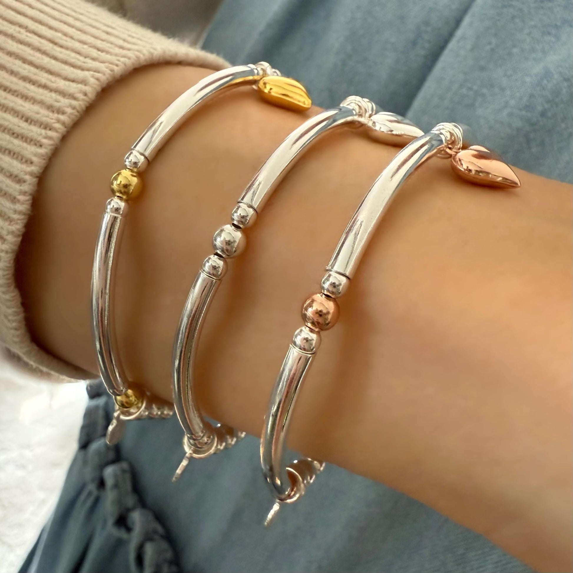 heart charm beaded bracelet, sterling silver, stretchy, bangle, handmade, minimal, bracelet for women, birthday gift, gift for her, SBB01