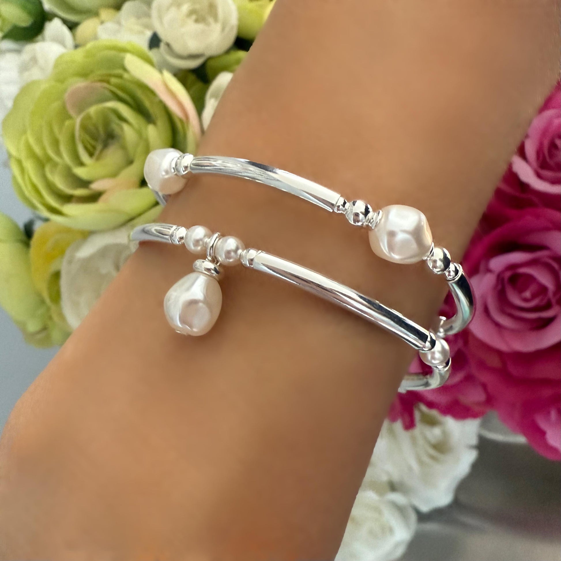 white pearl bangle, sterling silver, stretchy bracelet, bead bracelet, pearl bracelet, handmade, minimalist, gift for women, AIDA SBB08