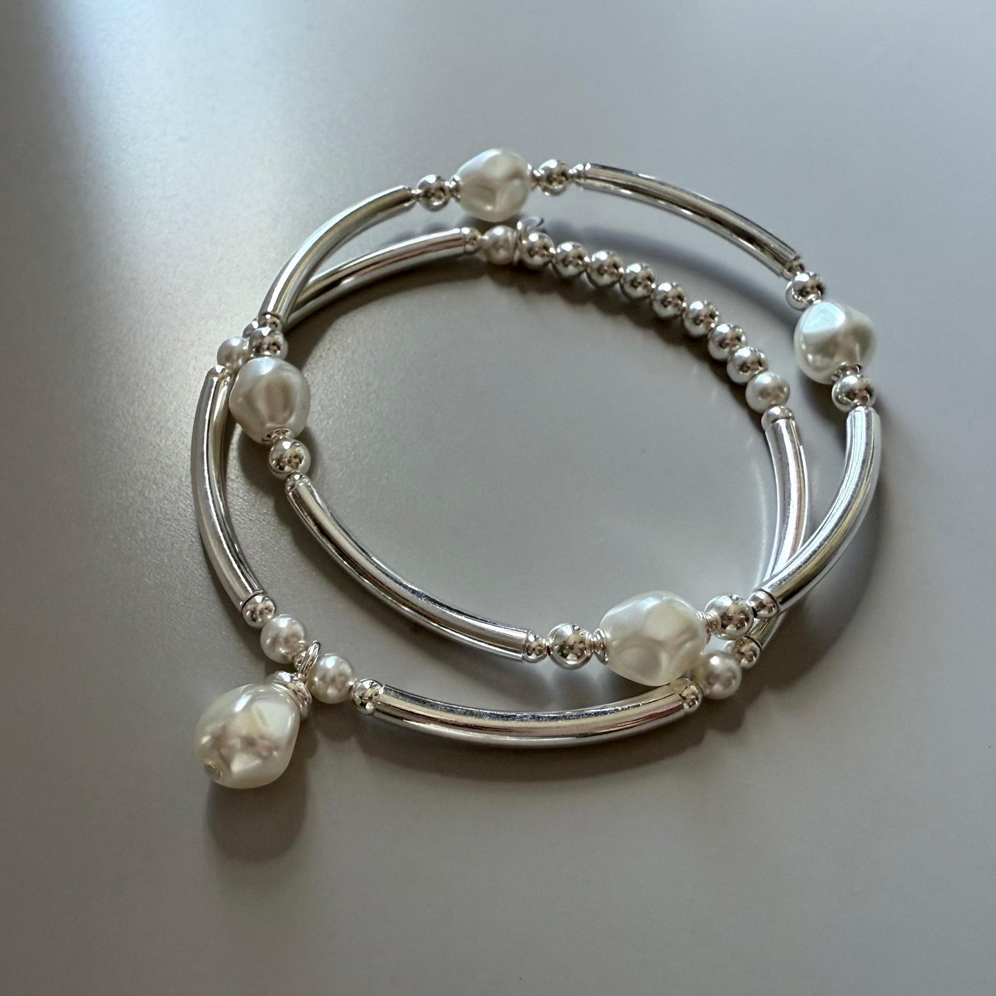 white pearl bangle, sterling silver, stretchy bracelet, bead bracelet, pearl bracelet, handmade, minimalist, gift for women, AIDA SBB08