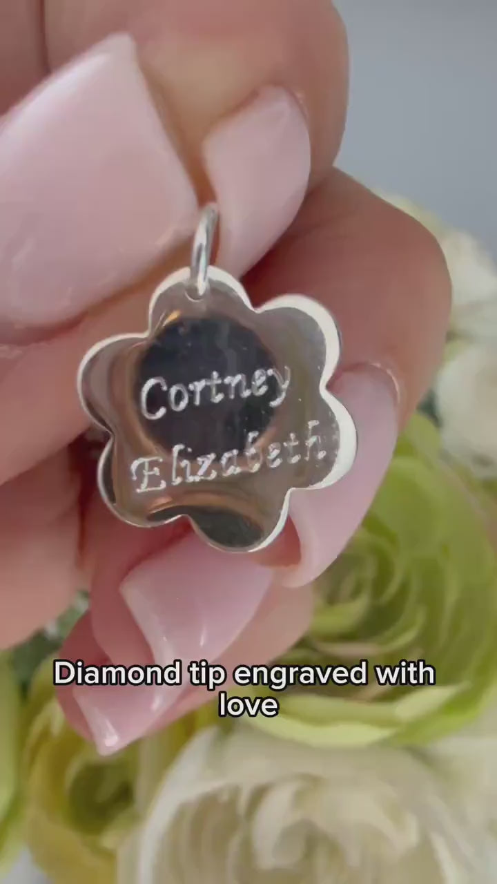engraved name flower charm for necklace, word pendant, unique gifts, minimalist, bridesmaids gift, personalised birthday gift, SNE09